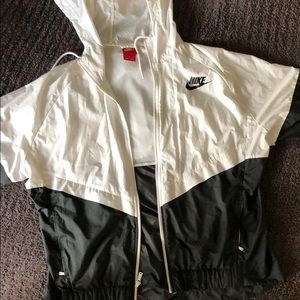 nike windbreaker/rain jacket